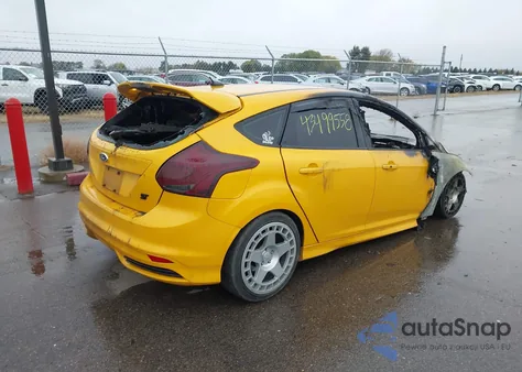 2013 Ford Focus St z USA, uszkodzony, nr VIN 1FADP3L90DL283633